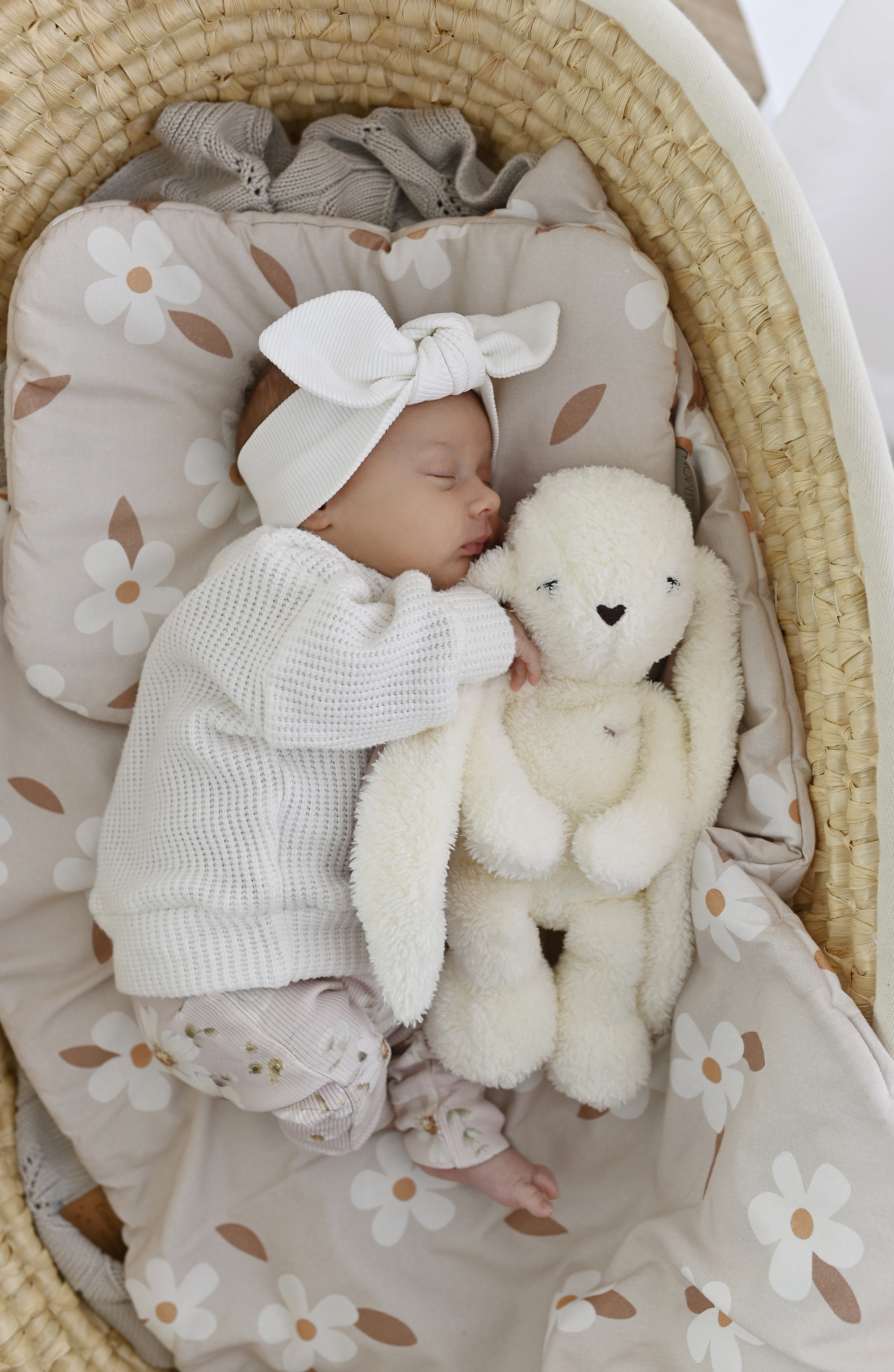 Niespokojny sen niemowlaka - przyczyny i rozwiązanie