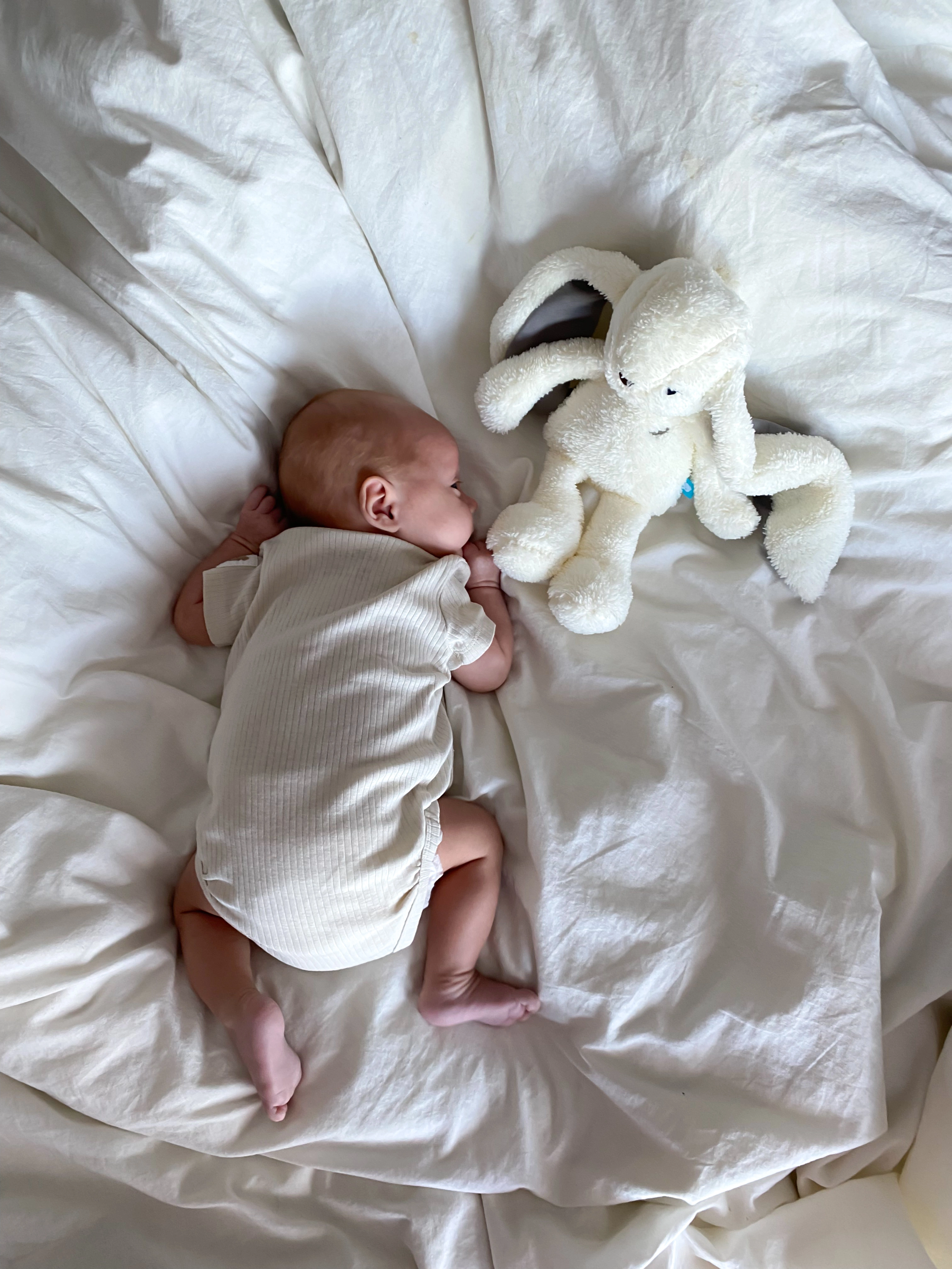 Kiedy można przenieść niemowlę z kołyski do łóżeczka?