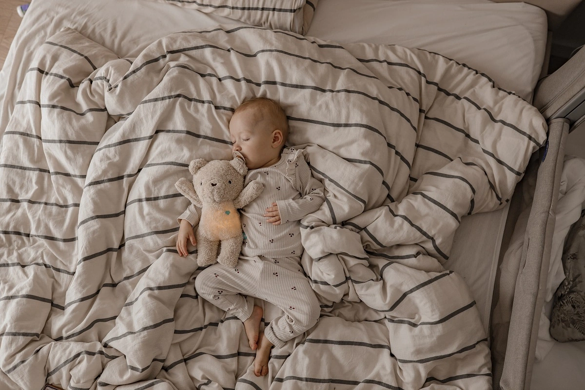 Nocne karmienie a sen dziecka: Jak wygląda karmienie w nocy?