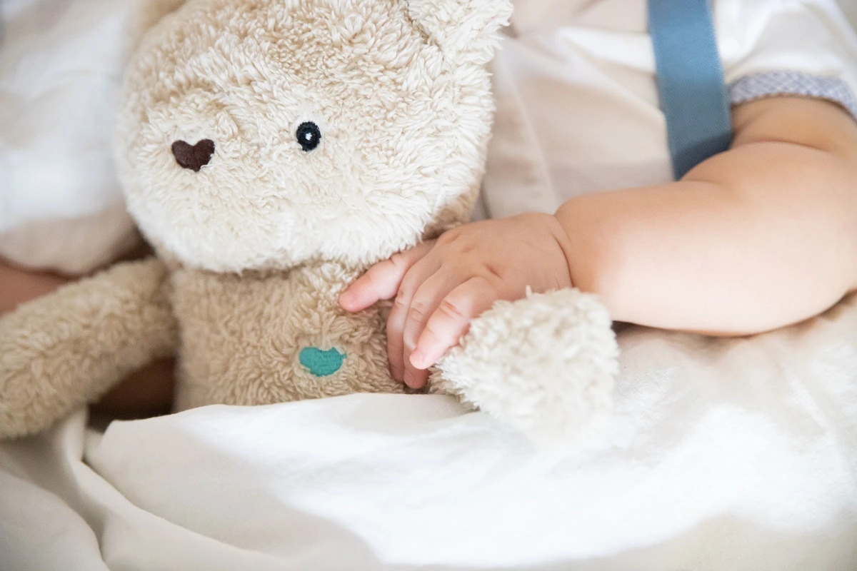 Sen dziecka w wózku – jak zadbać o komfort malucha podczas spacerów i podróży?