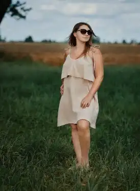 Sukienka muślin z falbanką na górze beż one size